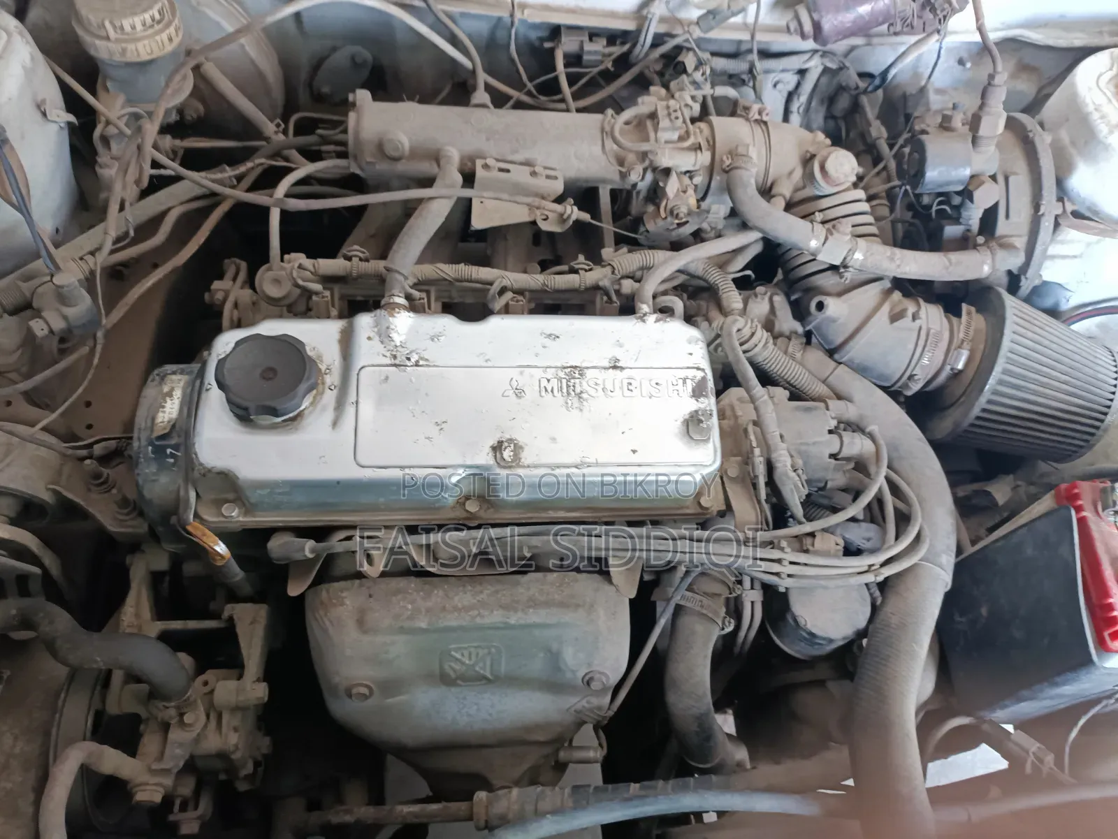 মিতসুবিশি ল্যান্সার ২০০০ সাদা