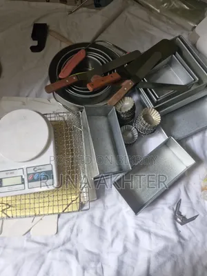 কেক বানানোর জিনিসপত্র