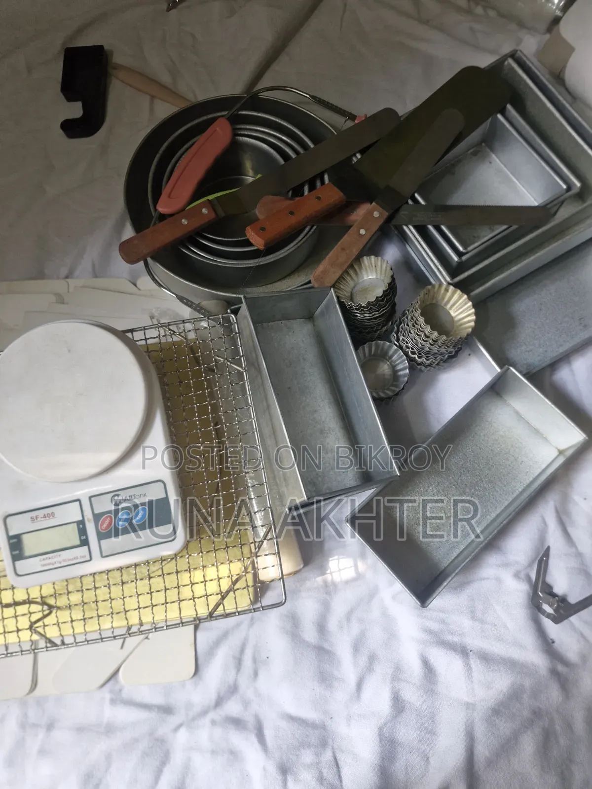 কেক বানানোর জিনিসপত্র