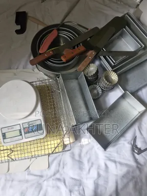 কেক বানানোর জিনিসপত্র