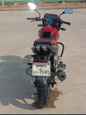 বাজাজ পালসার ১৫০ ২০১২ লাল