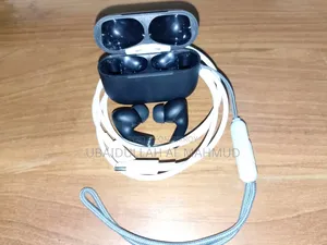 AirPods Pro (2nd Generation) - H2 Chip With Active Noise Cancellation