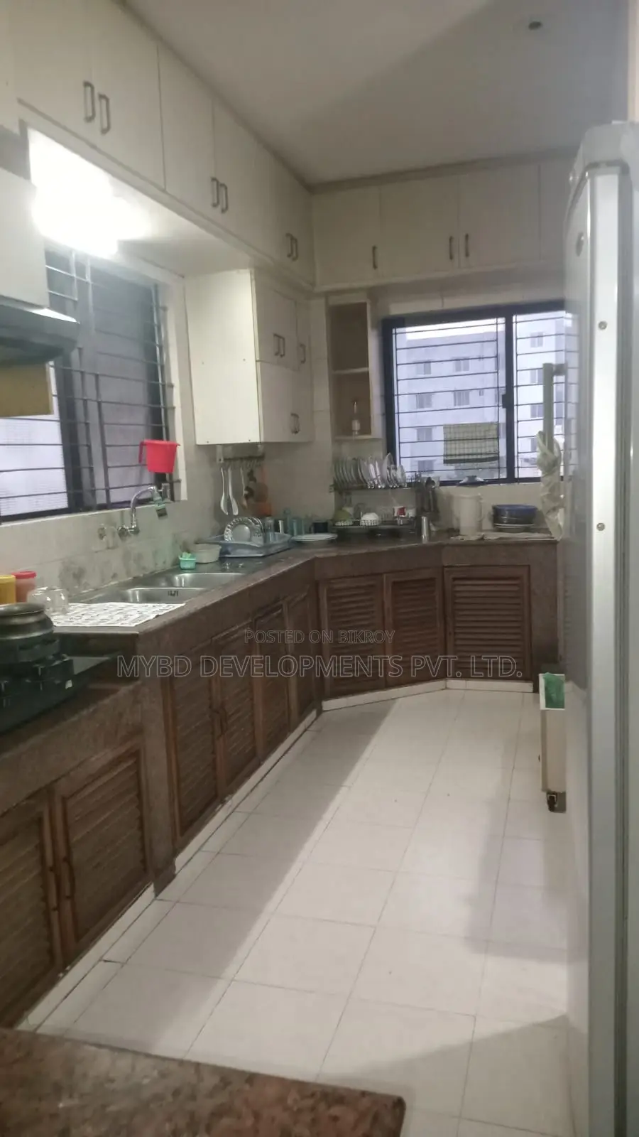 Furnished 5-Bedroom Apartment in Basundhara for sale