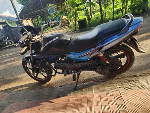Hero Glamour 2015 Black