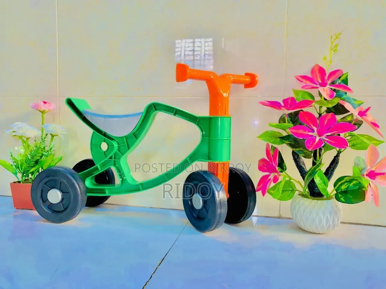 বাচ্চাদের ট্রাইসাইকেল