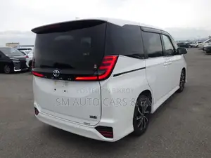 Toyota Noah 2023 Pearl