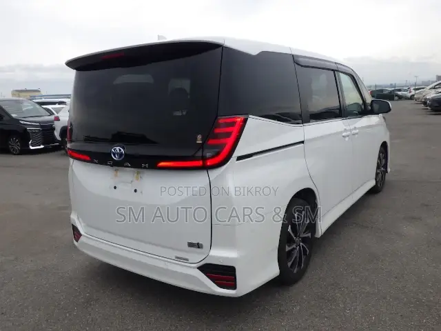 Toyota Noah 2023 Pearl