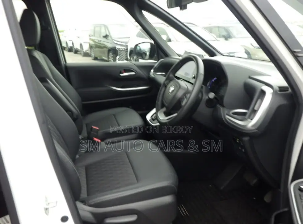 Toyota Noah 2023 Pearl