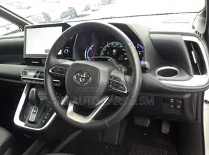 Toyota Noah 2023 Pearl