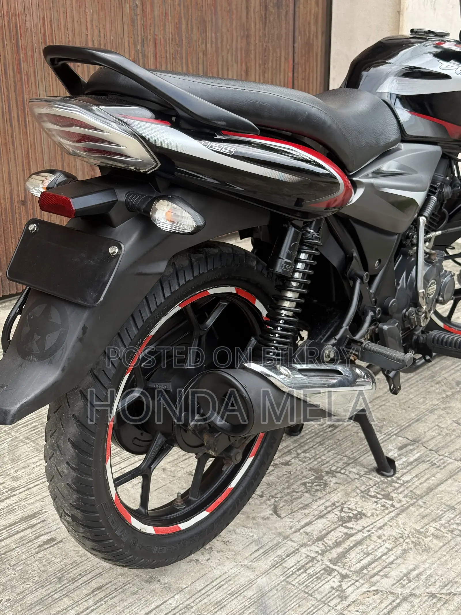 Bajaj Discover 125 2020 Black