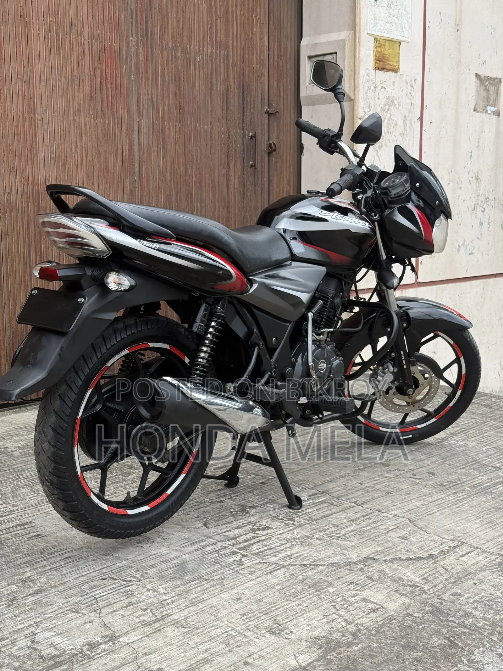 Bajaj Discover 125 2020 Black