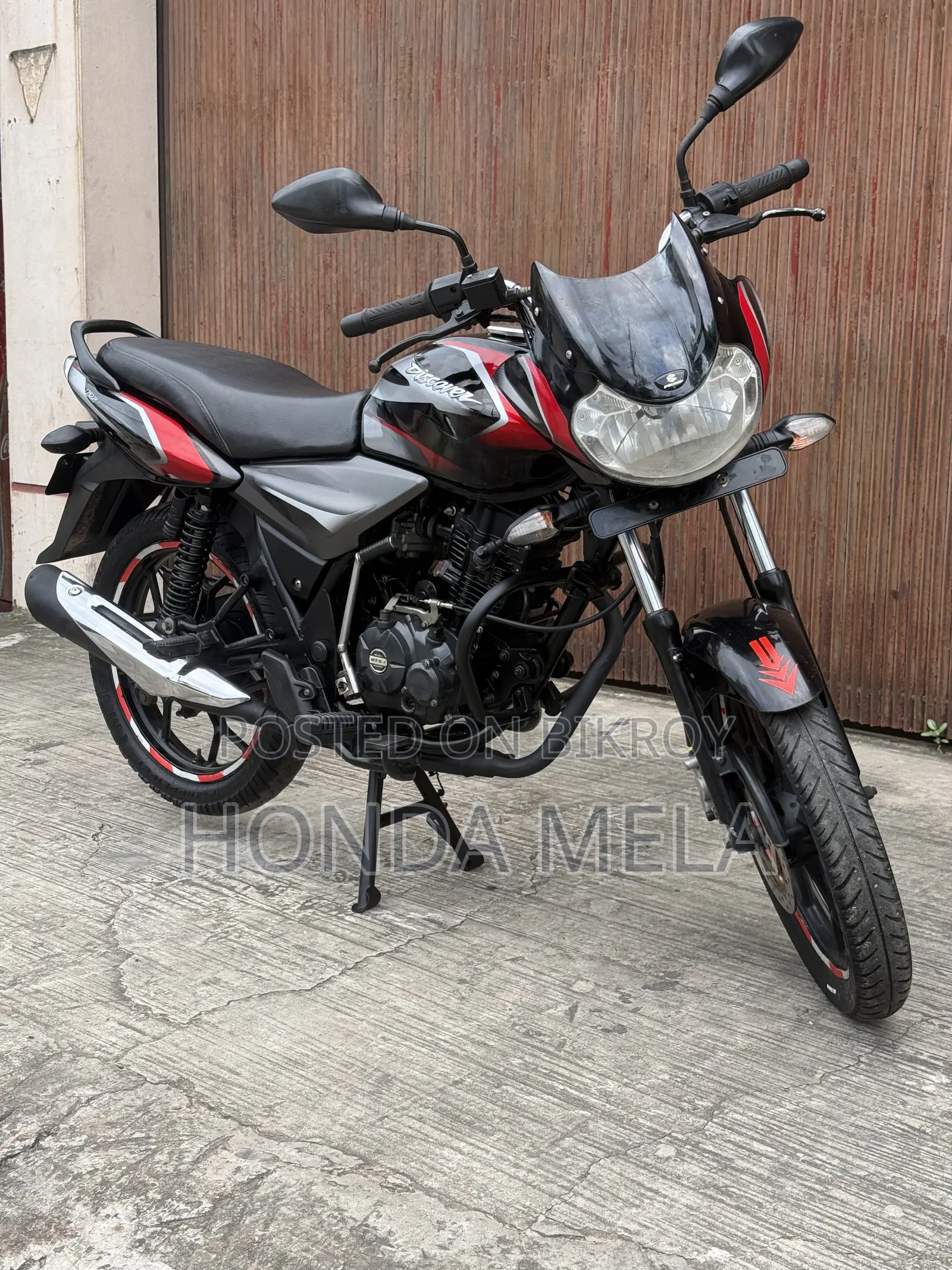 Bajaj Discover 125 2020 Black