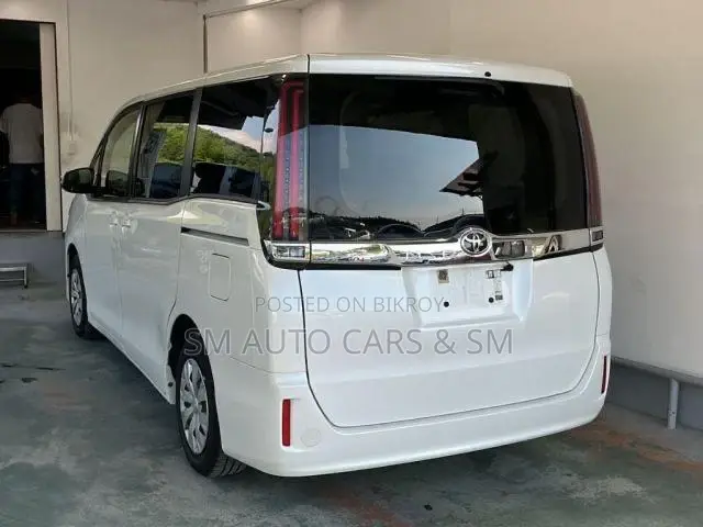 টয়োটা নোয়া ২০২১ পার্ল