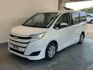 টয়োটা নোয়া ২০২১ পার্ল