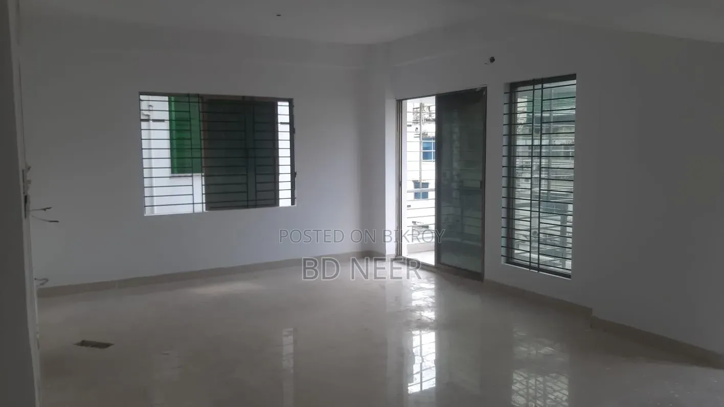 2200 SqFt Office Space Available for Rent in Banani South