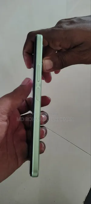 Vivo 128 GB Gold