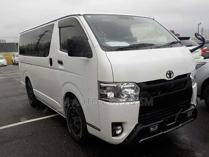 Toyota HiAce 2021 White