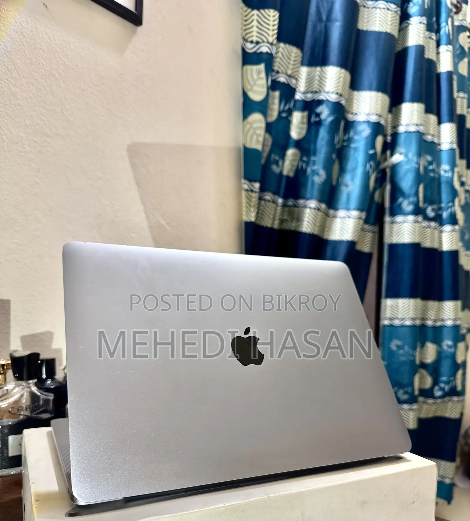 Laptop Apple MacBook Pro 2022 M2 8GB Apple M2 SSD 256GB