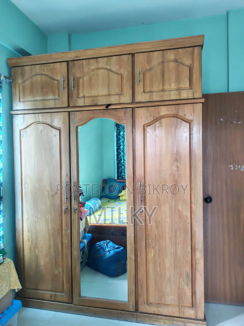 Wood Almirah