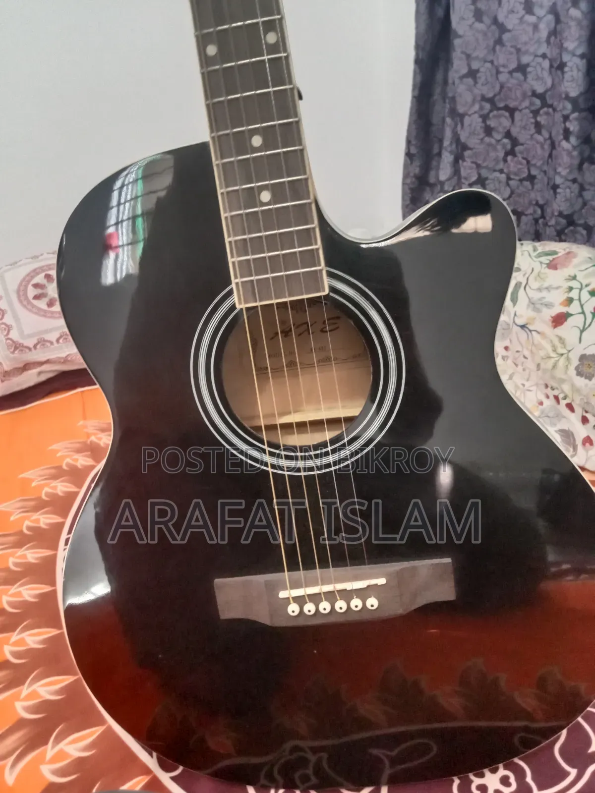 Axe Ag3c guitar will be sold