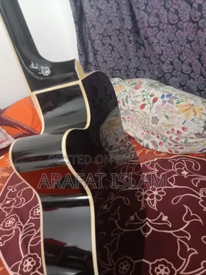 Axe Ag3c guitar will be sold