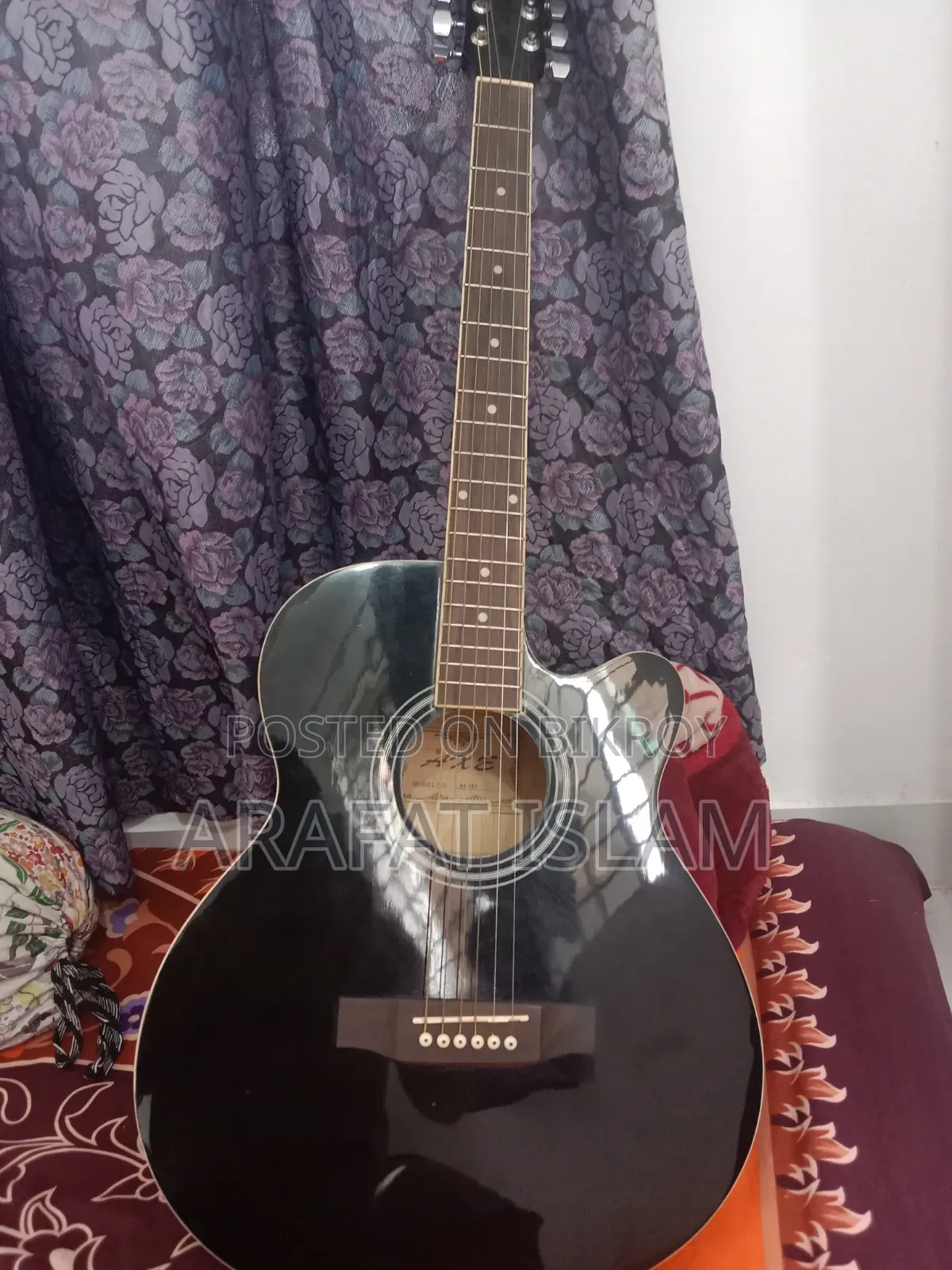Axe Ag3c guitar will be sold