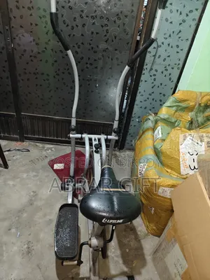 লাইফলাইন ২ ইন ১ অরবিট্রেক এলিপটিক্যাল সাইকেল - চালু অবস্থায় আছে