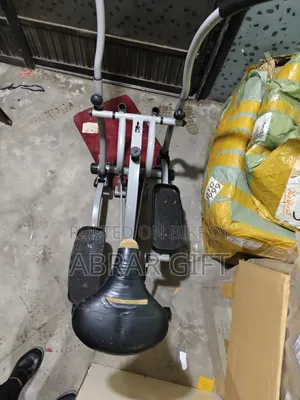 লাইফলাইন ২ ইন ১ অরবিট্রেক এলিপটিক্যাল সাইকেল - চালু অবস্থায় আছে