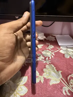 Realme 64 GB Blue