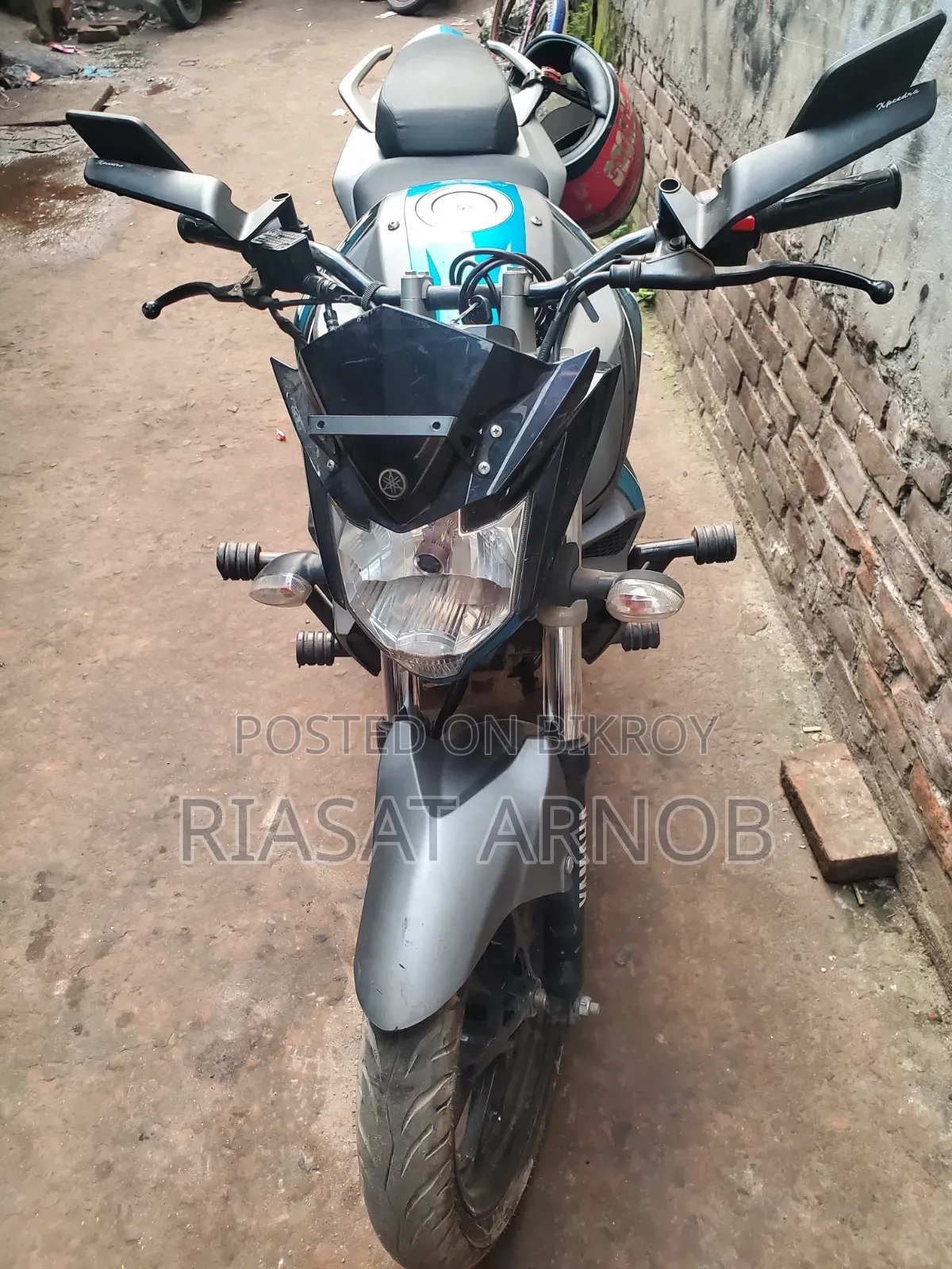 ইয়ামাহা এফজেডএস ভি২ ২০২৪ গ্রে