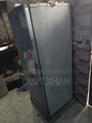 Samsung Refrigerator for Sale Mia Para Khulna Useful OK Negotiable Price