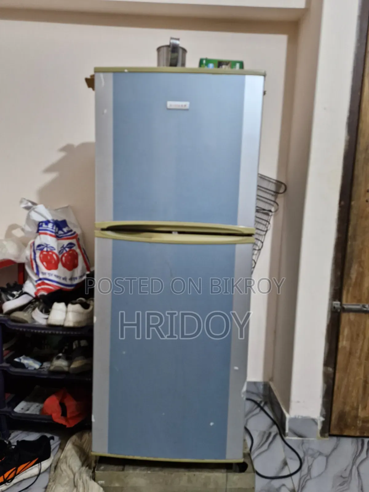 Singer Refrigerator and Kitchen Rack
