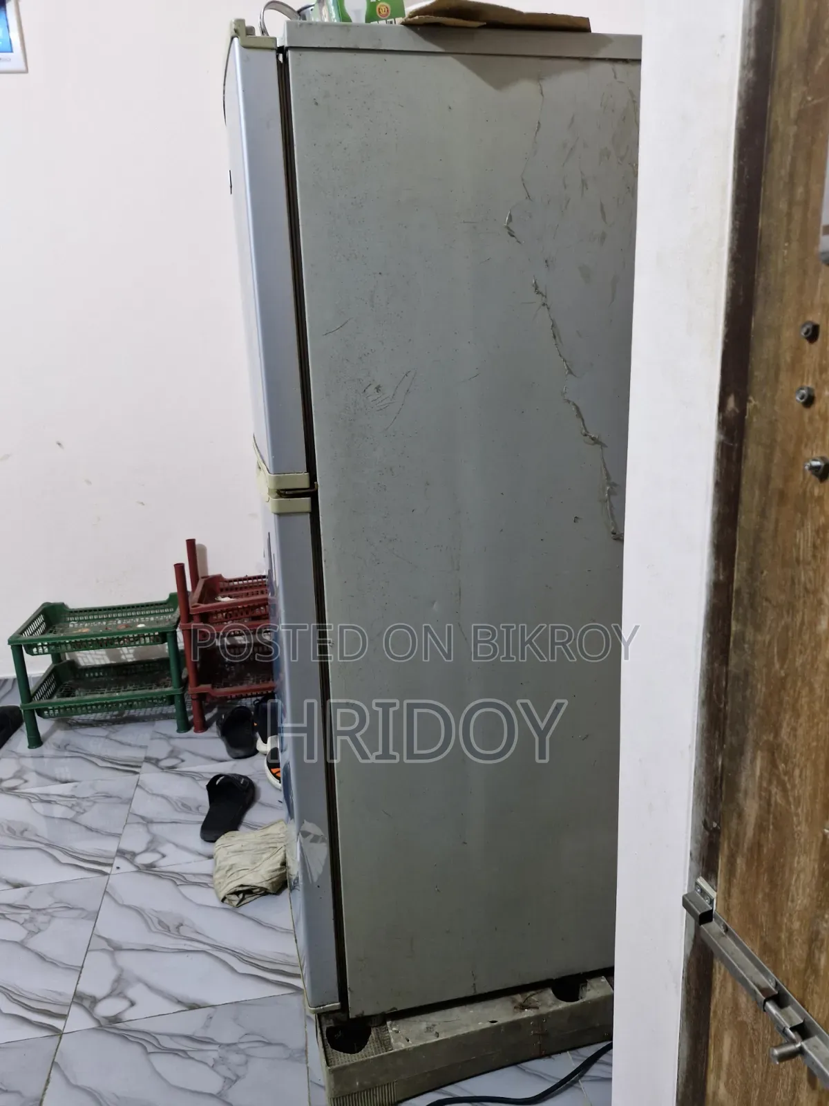 Singer Refrigerator and Kitchen Rack