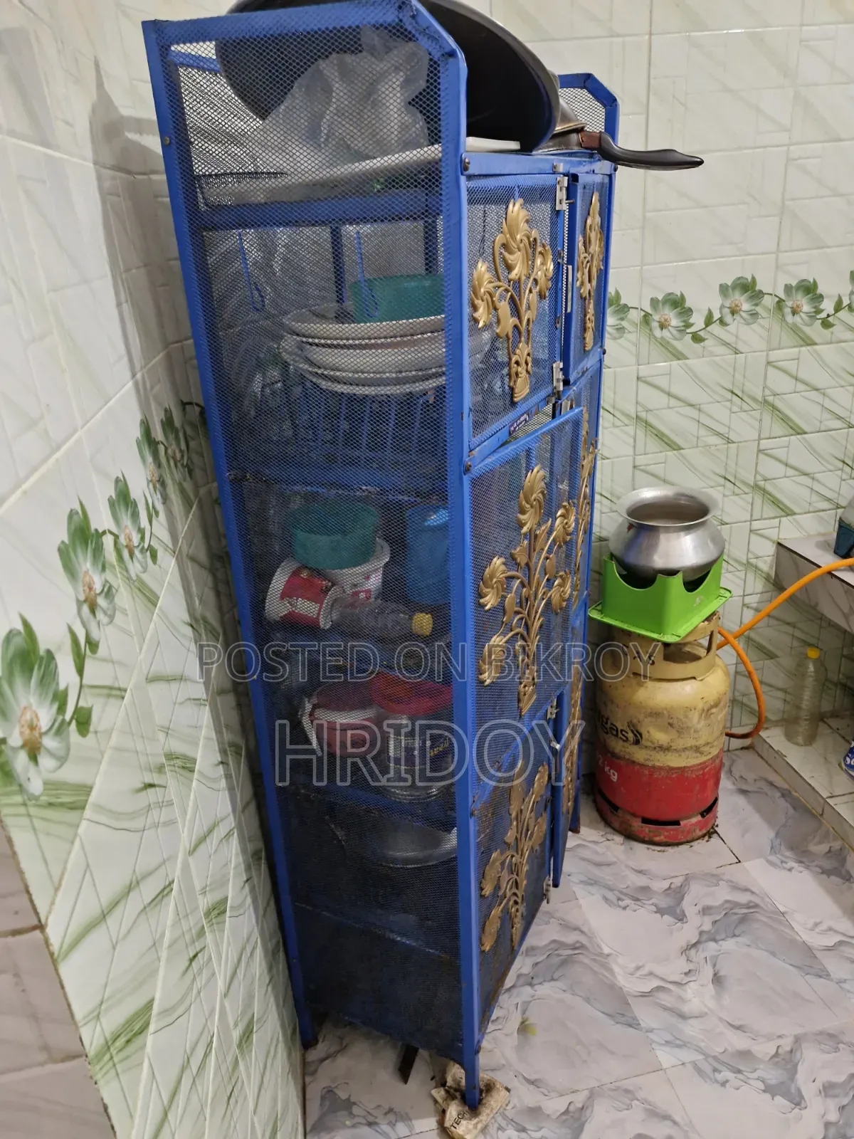 Singer Refrigerator and Kitchen Rack