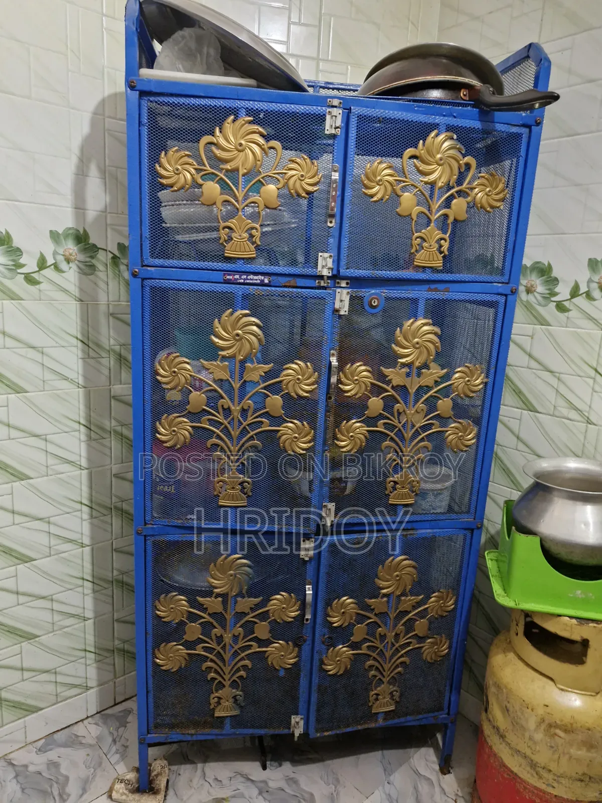 Singer Refrigerator and Kitchen Rack