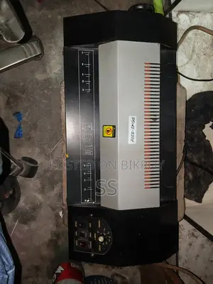 লেমিনেটিং মেশিন