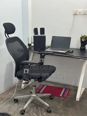 স্লিপিং চেয়ার ও টেবিল