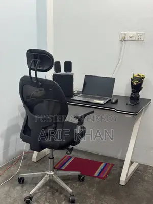 স্লিপিং চেয়ার ও টেবিল