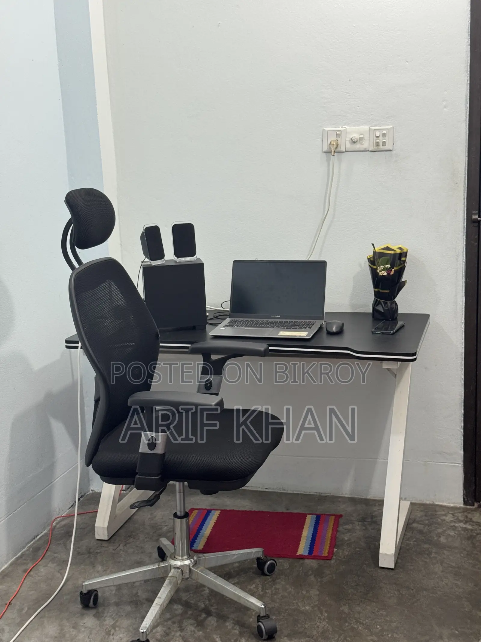 স্লিপিং চেয়ার ও টেবিল