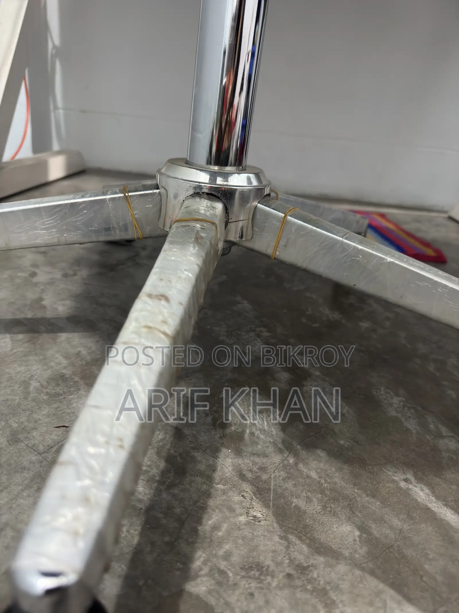 স্লিপিং চেয়ার ও টেবিল