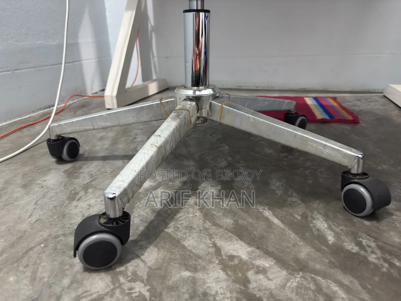 স্লিপিং চেয়ার ও টেবিল