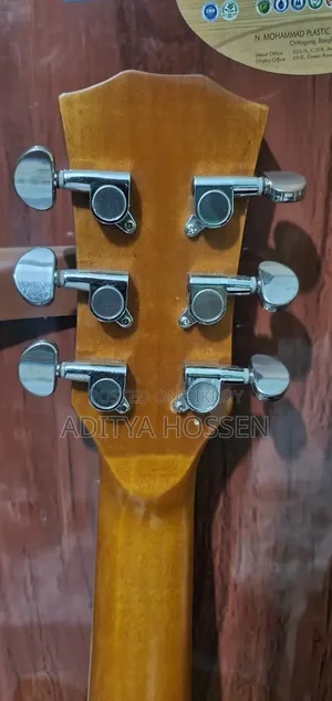 Guiter AG52C