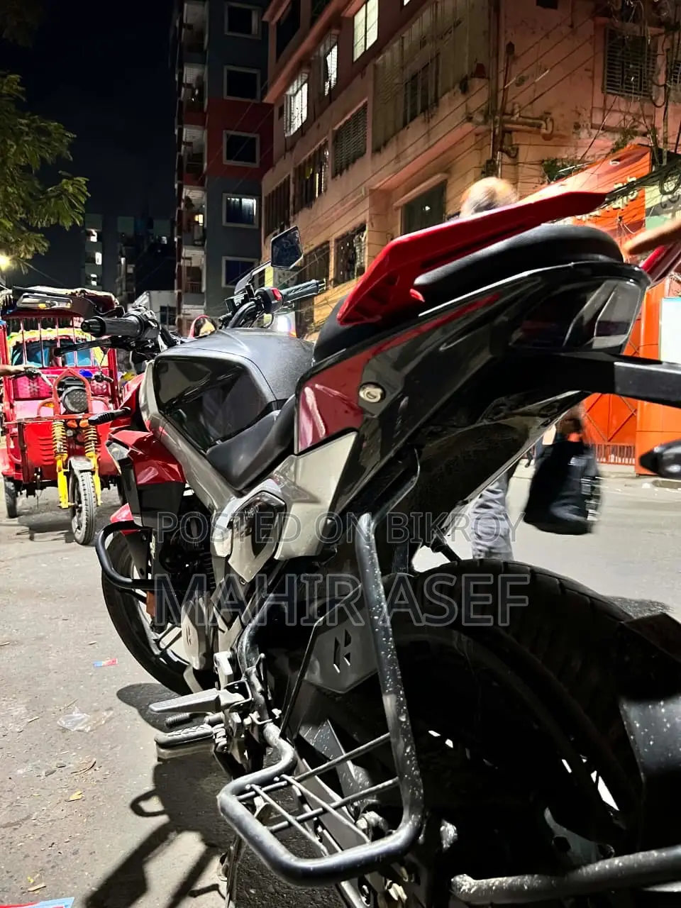 হিরো এক্সট্রিম ১২৫আর ২০২৫ লাল