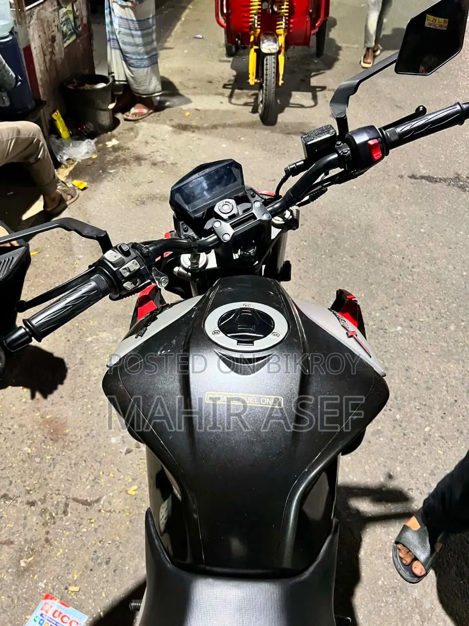 হিরো এক্সট্রিম ১২৫আর ২০২৫ লাল