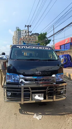 Toyota HiAce 2010 Black
