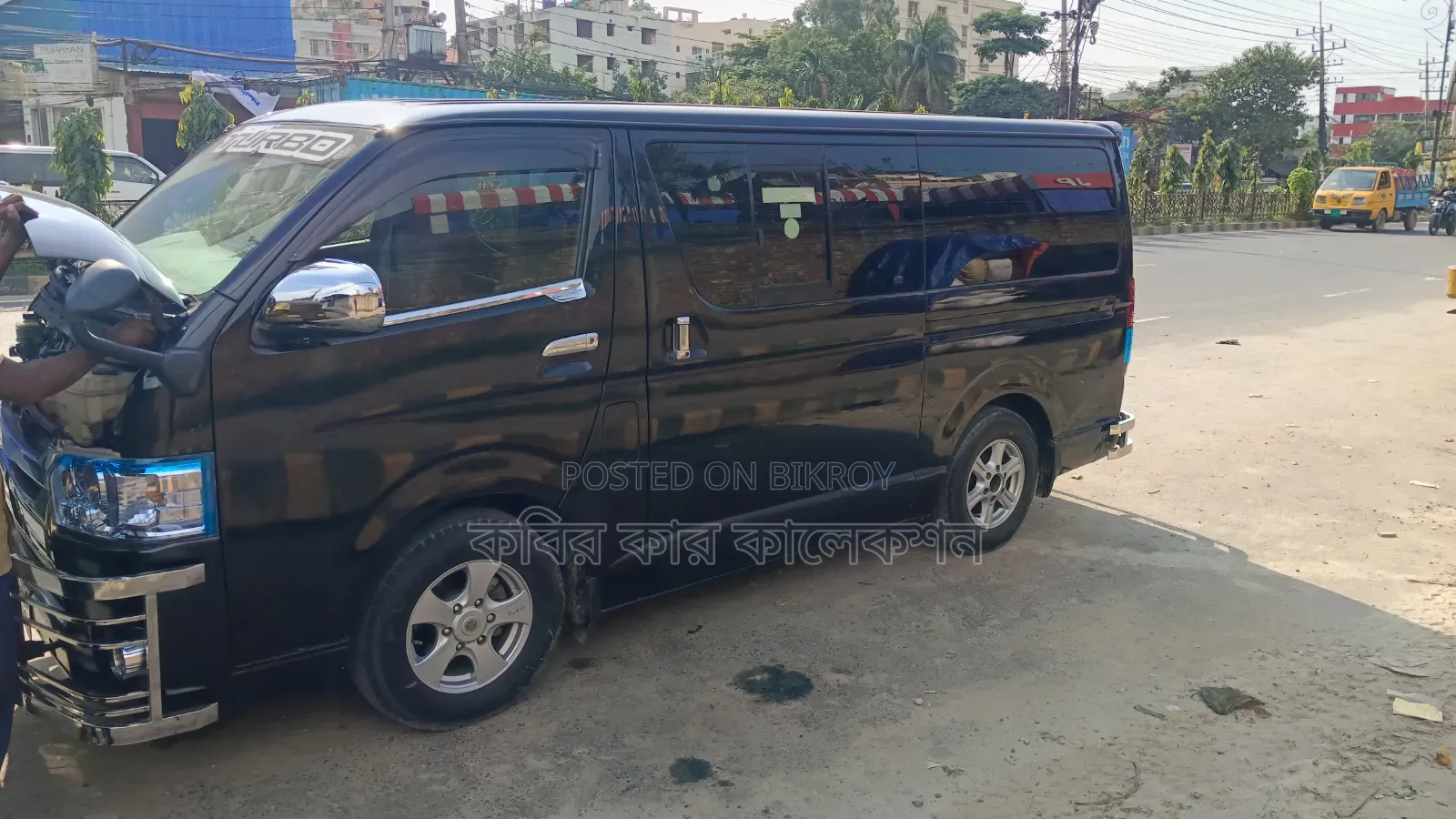 Toyota HiAce 2010 Black