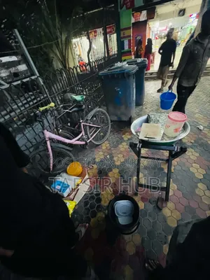 ফুচকা বিক্রির স্ট্যান্ড