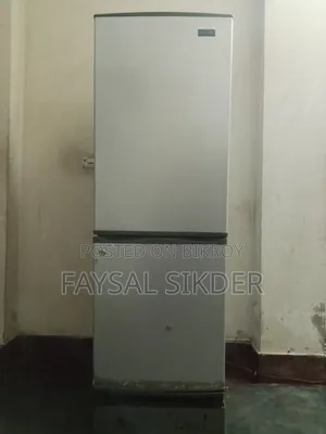 Singer 260 Liter Refrigerator | Model SDC260SGRO | Used