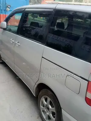 টয়োটা নোয়া ২০০৩ সিলভার