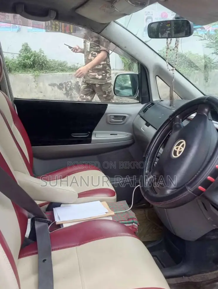 টয়োটা নোয়া ২০০৩ সিলভার